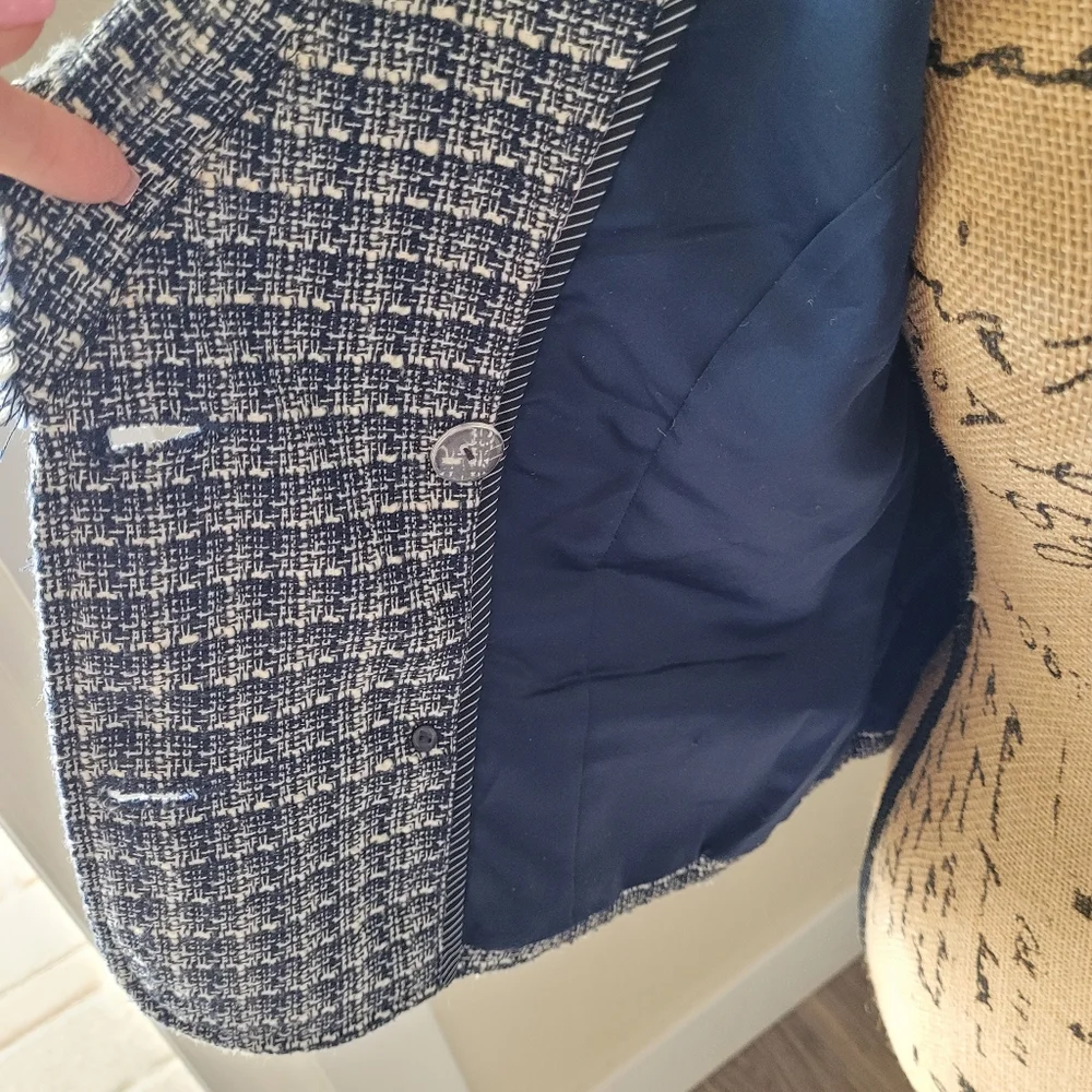 Blazer - Picture 8 of 12